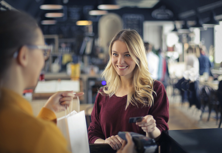 woman-shopping